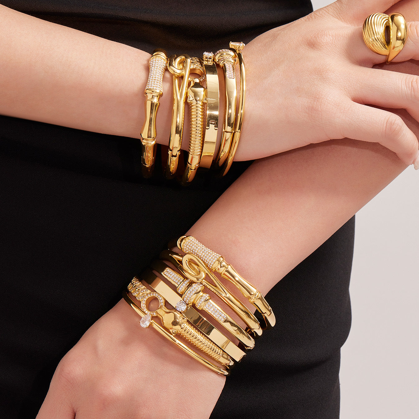 Stainless Steel Gold-plated Buckle Bangle