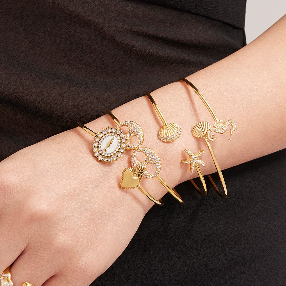 Fashion Holiday Style Stainless Steel Bangle