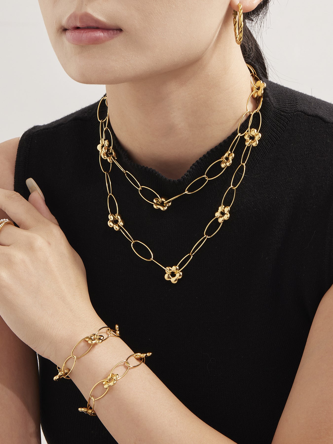 Stainless Steel Gold Flower Design Handmade Chain Bracelet