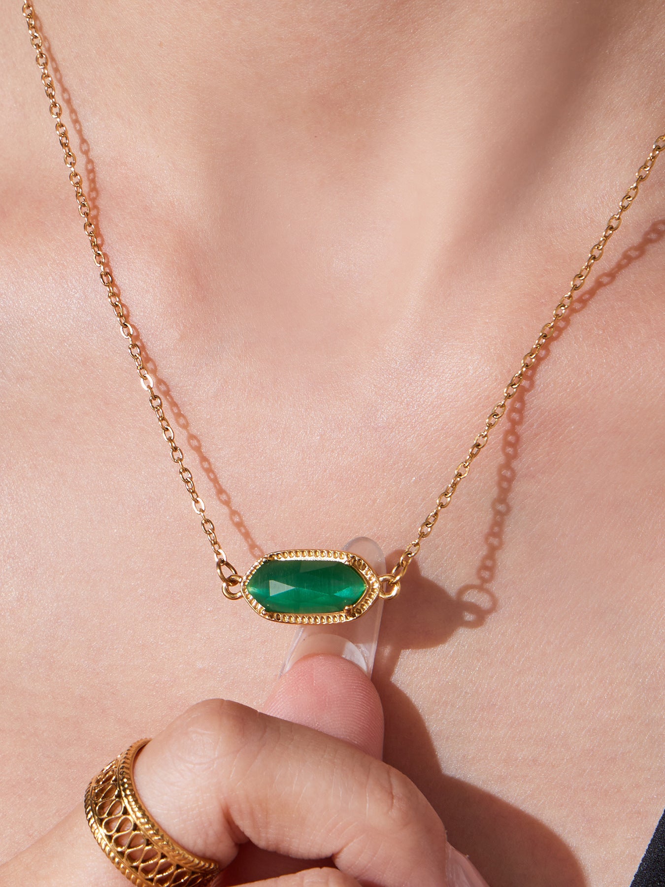 For The Unique Her Natural Crystal ClawSet Necklace