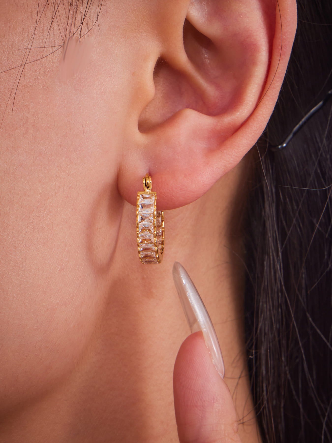 Fashion sparkling zirconium hoop earrings