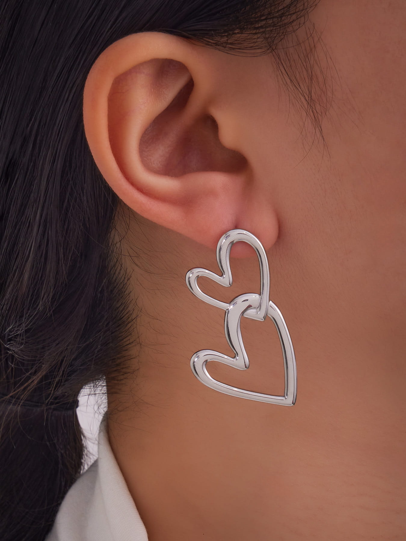 Classic and fresh double heart earrings