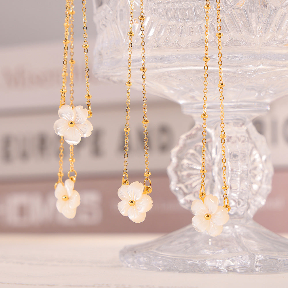 White Sea Shell Flower Pendant Charm Necklaces