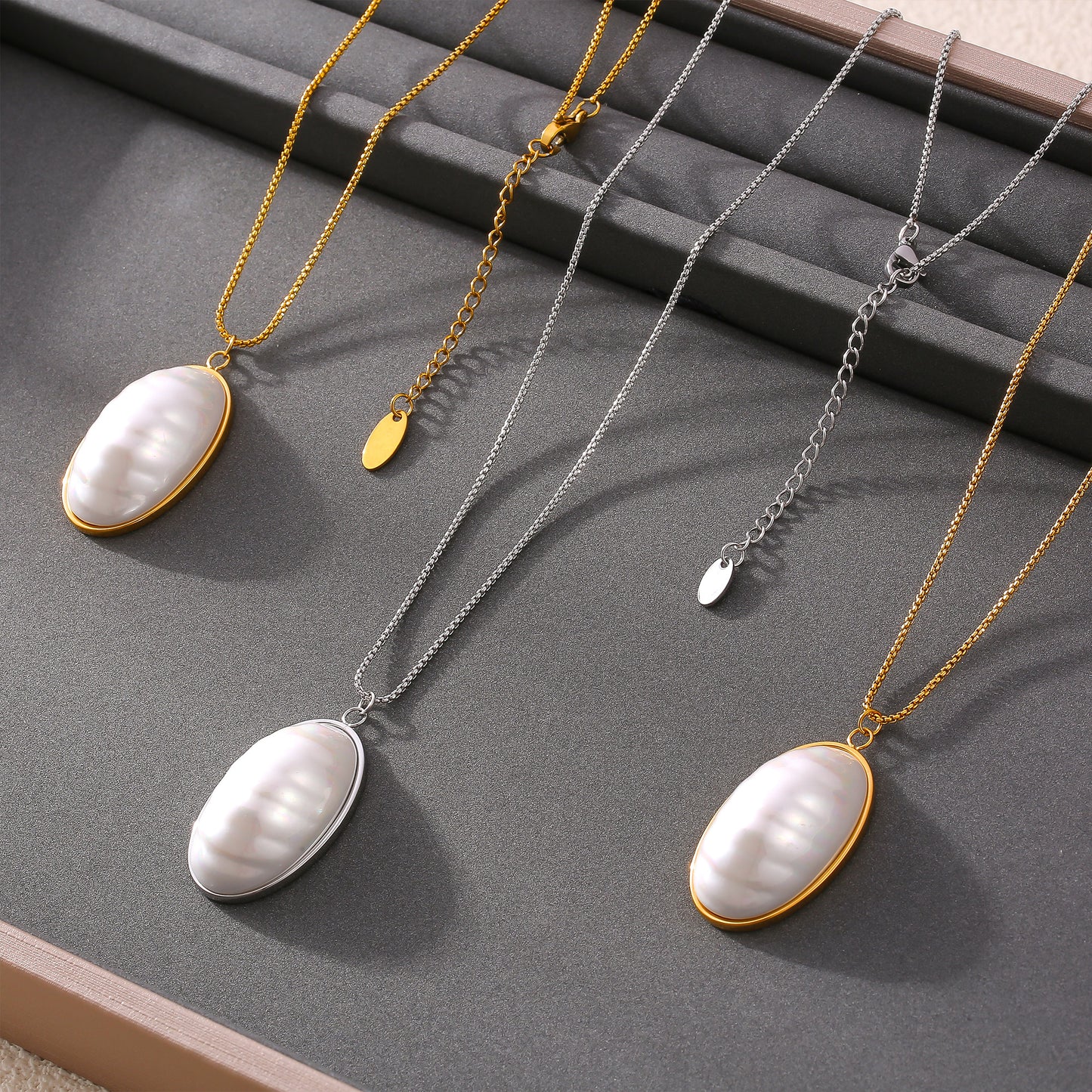 Oval Shell Pendant Necklace