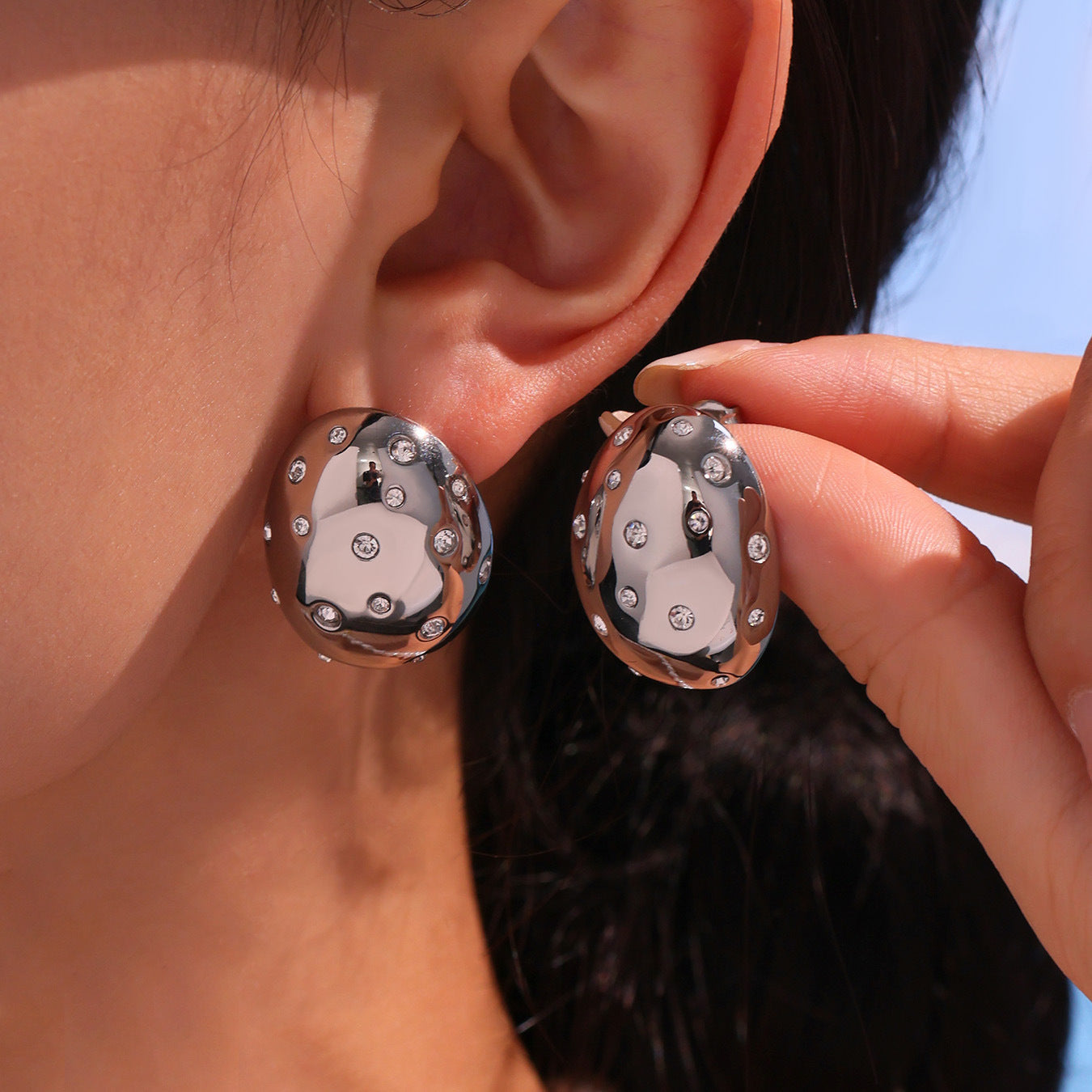 Czech rhinestone oval earrings