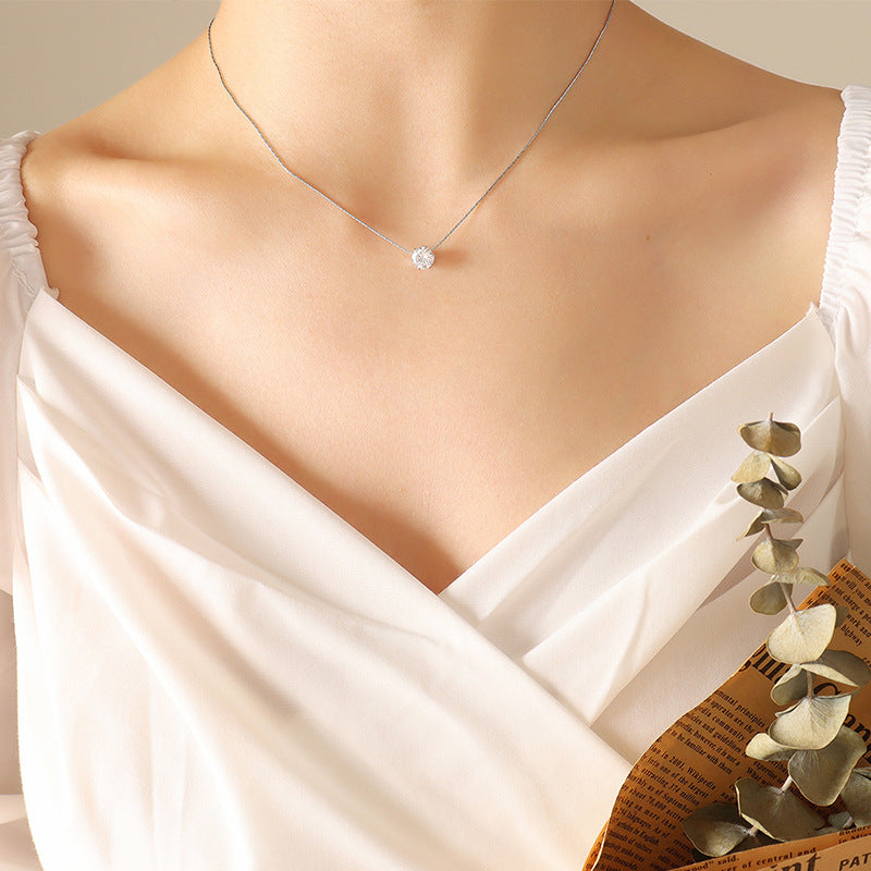 Inlaid single zircon necklace