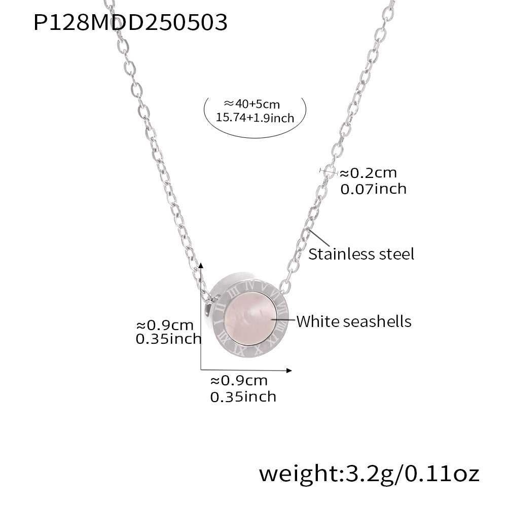 Collar de acero inoxidable con números romanos de acrílico negro y concha marina blanca