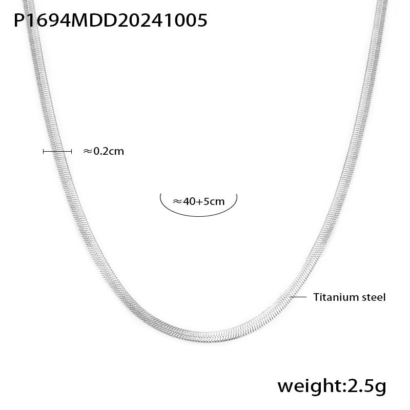 Silver necklace with measurements and material details on a white background