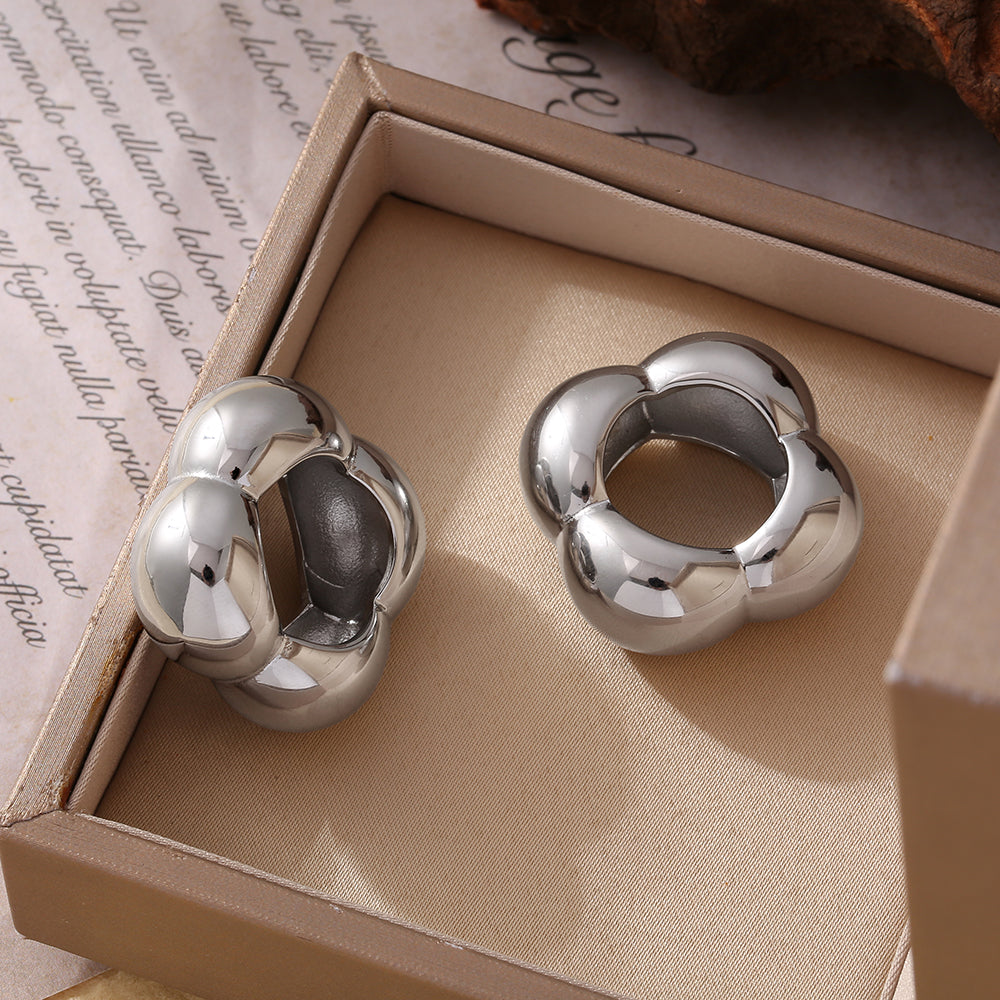 Hollow Flower Smooth Chunky Adjustable Rings