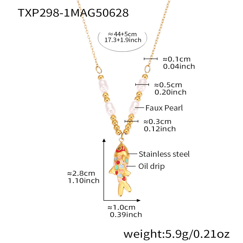 Detailed measurements of a necklace with a pendant on a white background