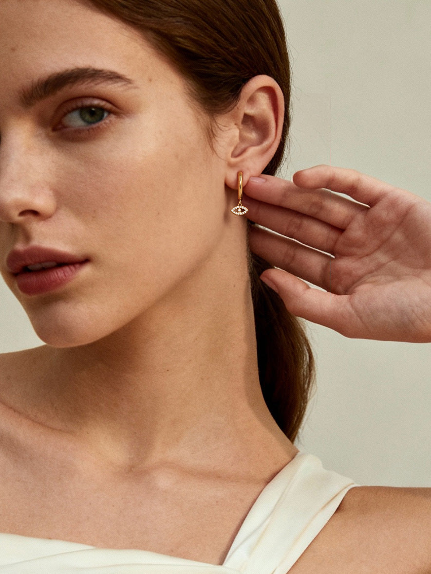 Pendientes de acero inoxidable con circonitas en forma de ojo de diablo en oro de 18 quilates