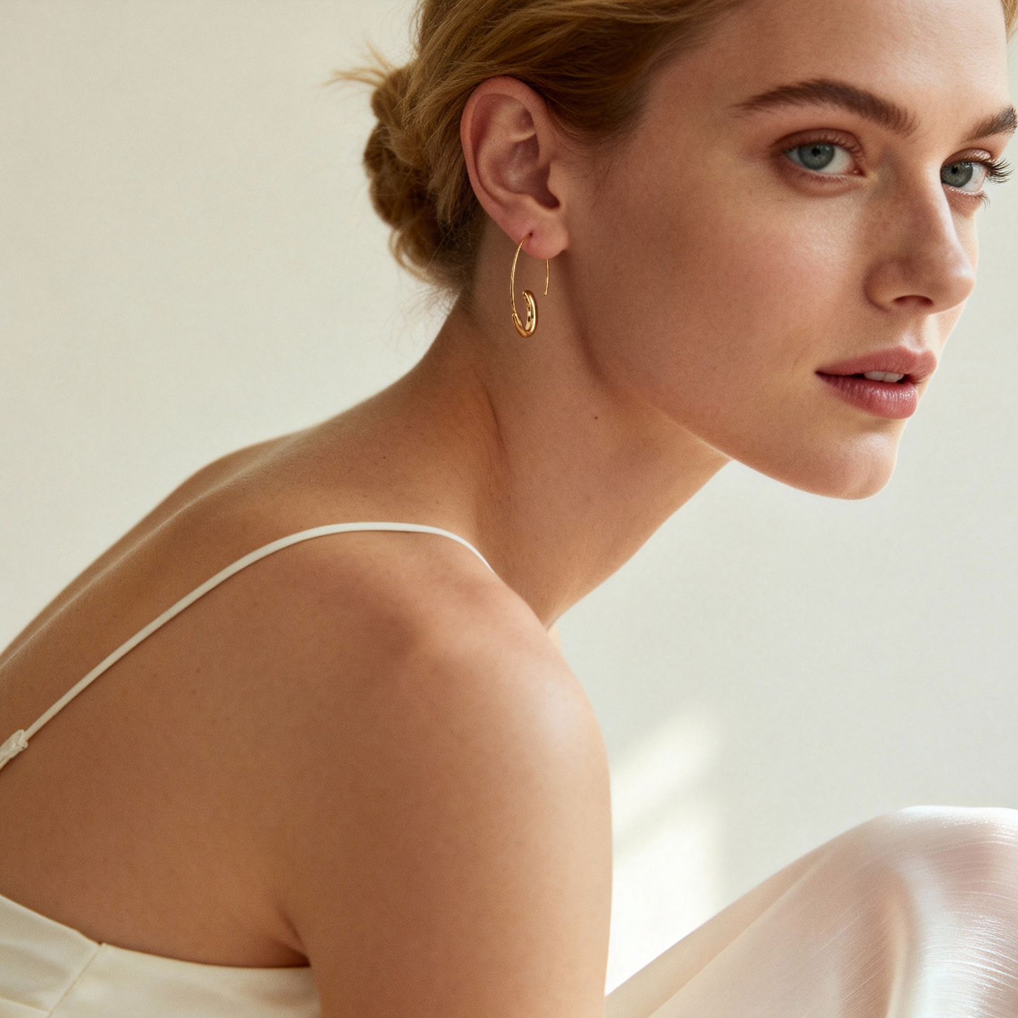 Pendientes minimalistas en forma de C de acero inoxidable con baño PVD