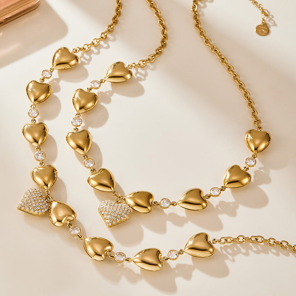 Collar de acero inoxidable con circonitas y corazón siempre amoroso