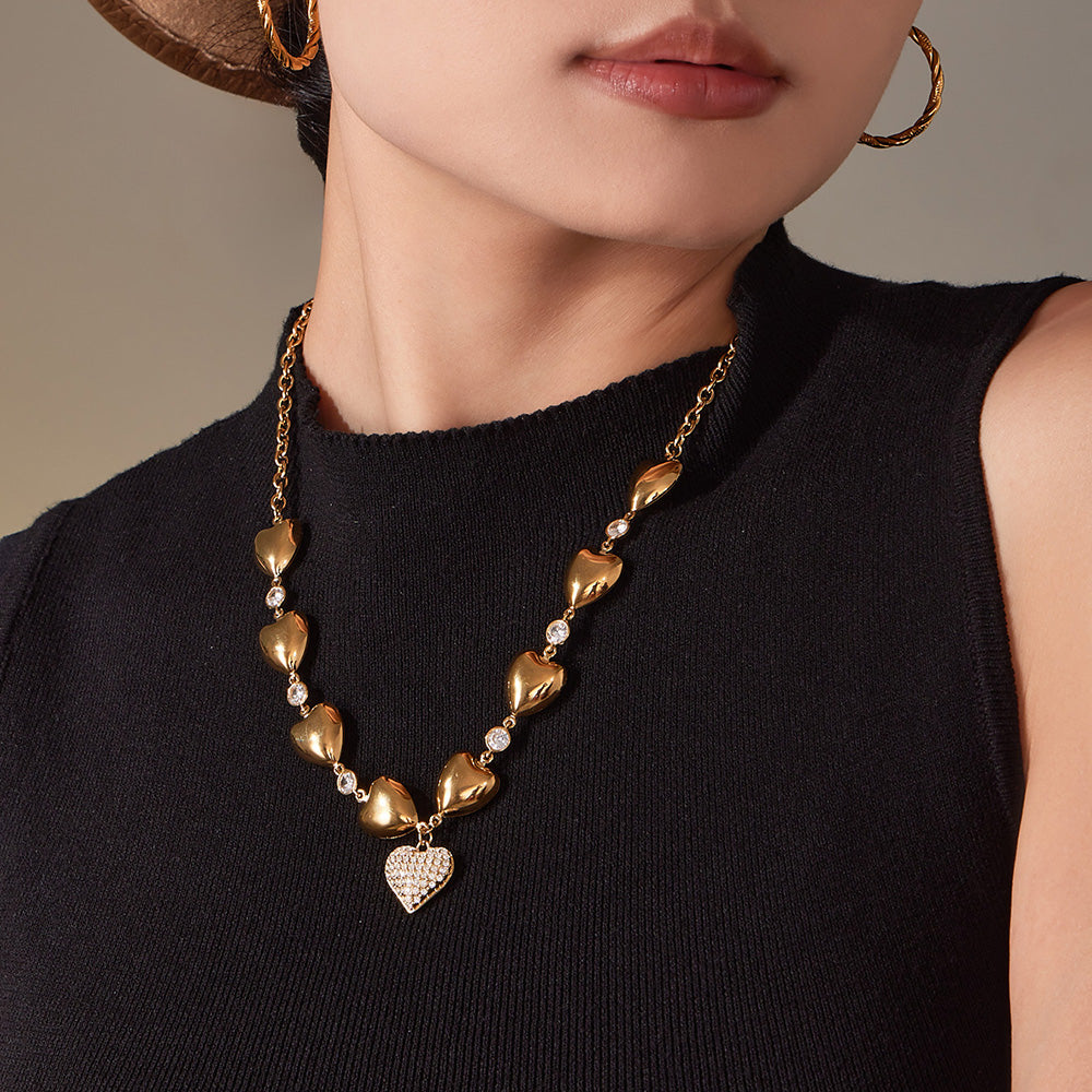 Collar de acero inoxidable con circonitas y corazón siempre amoroso