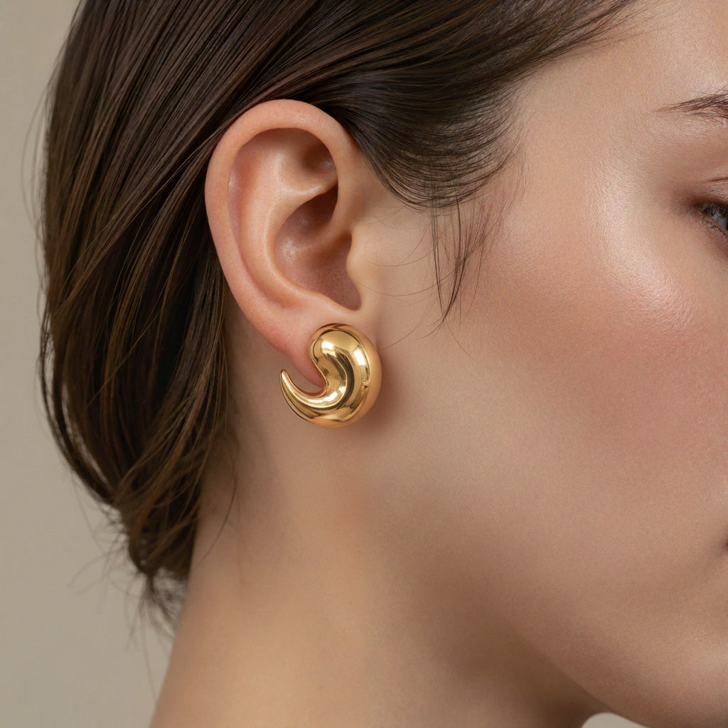 Curved Water Drop Stud Earrings