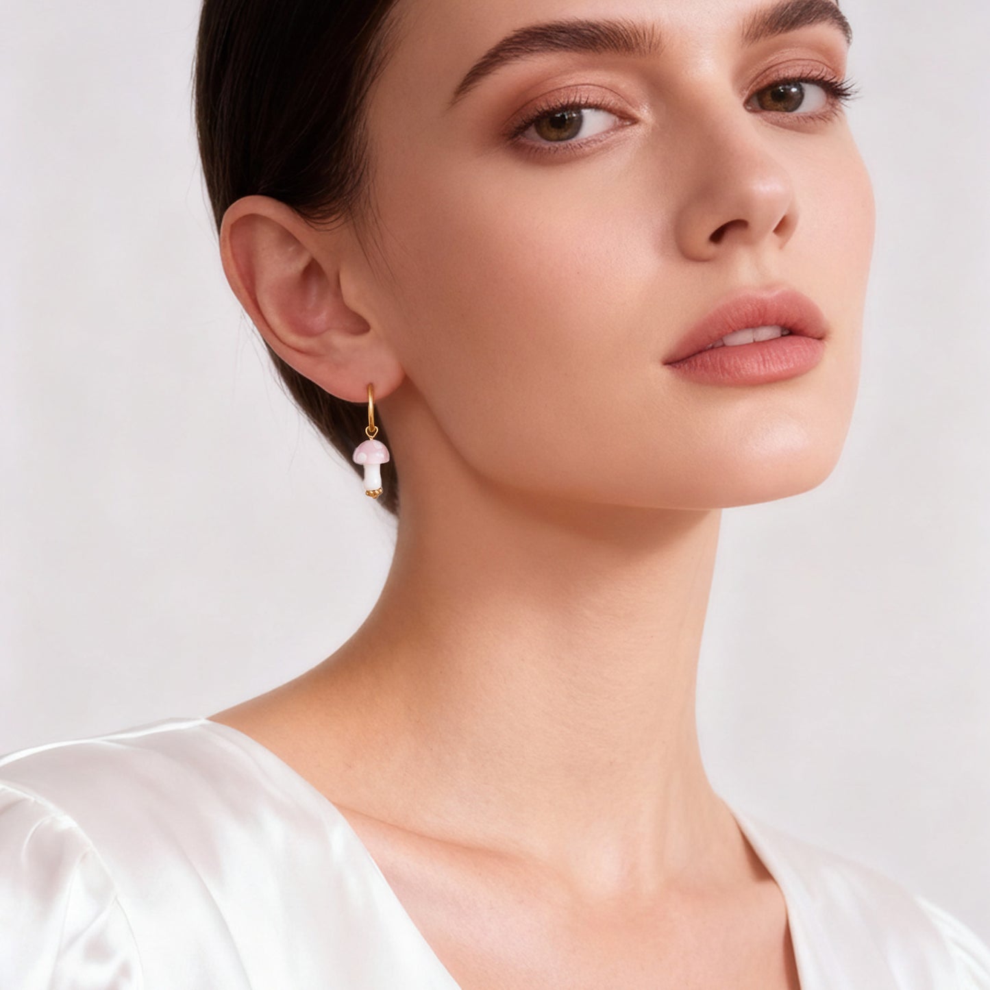 Lindos pendientes de resina con forma de hongo y lunares