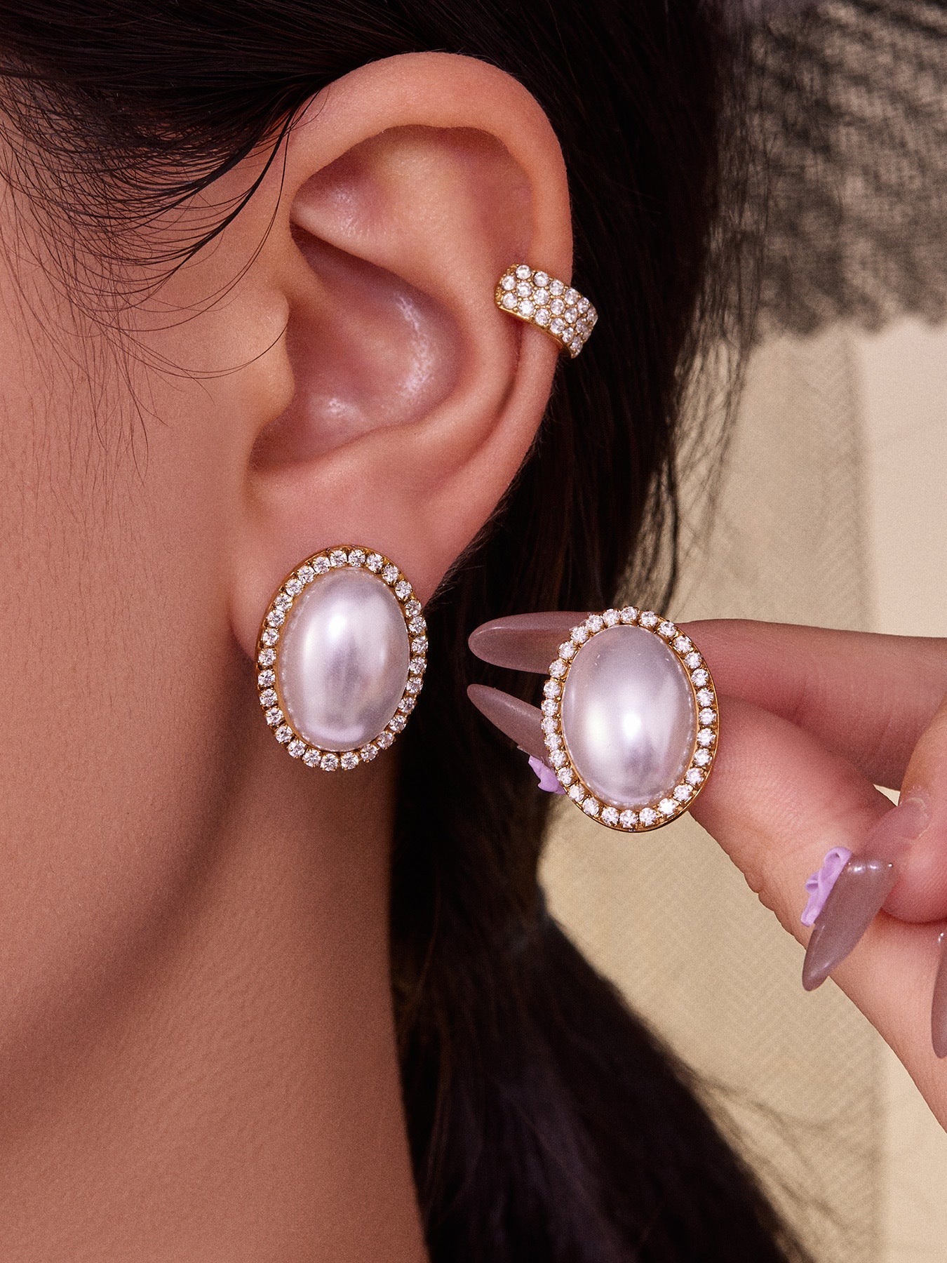 Sparkling Zircon Oval Earrings