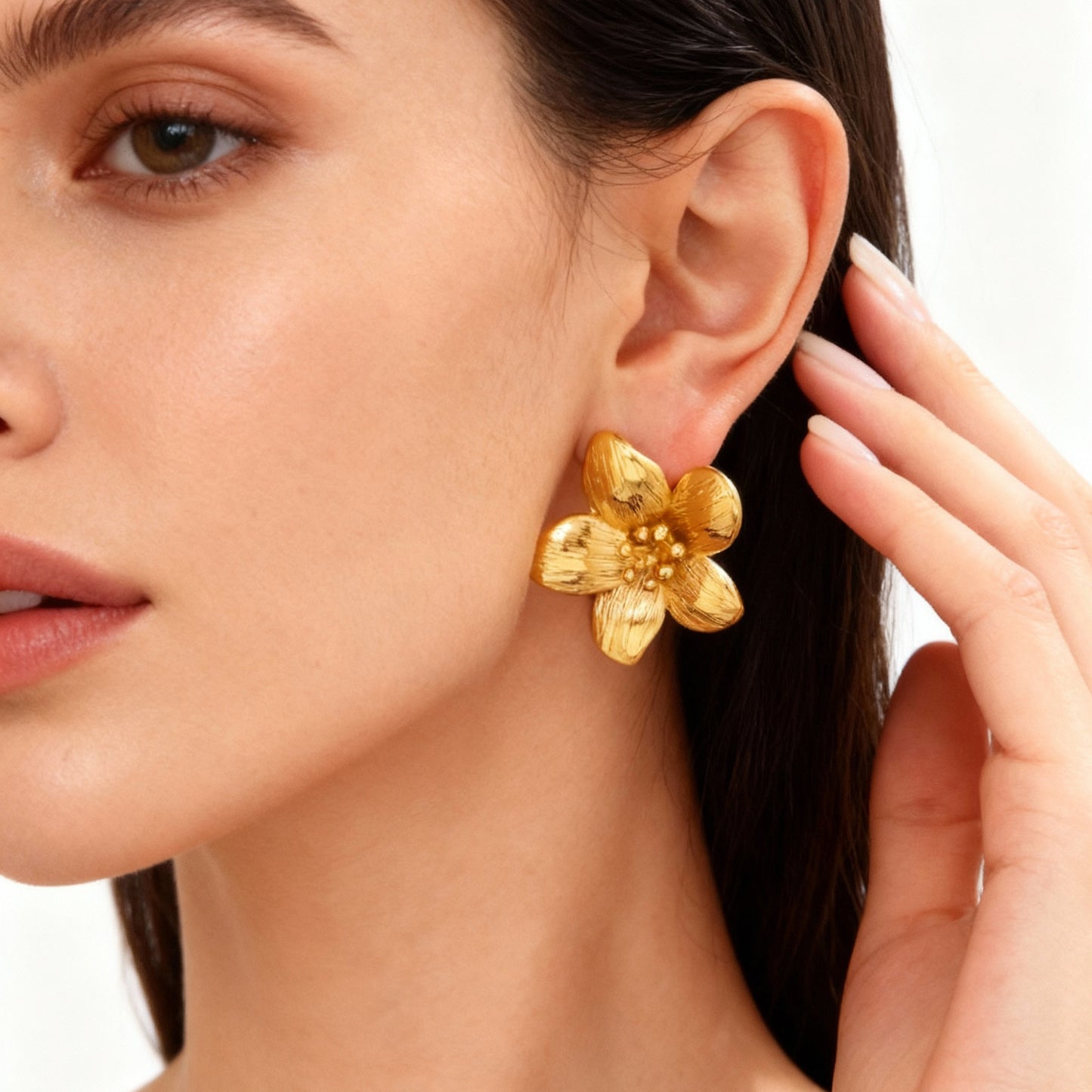 Pendientes de flores de oro