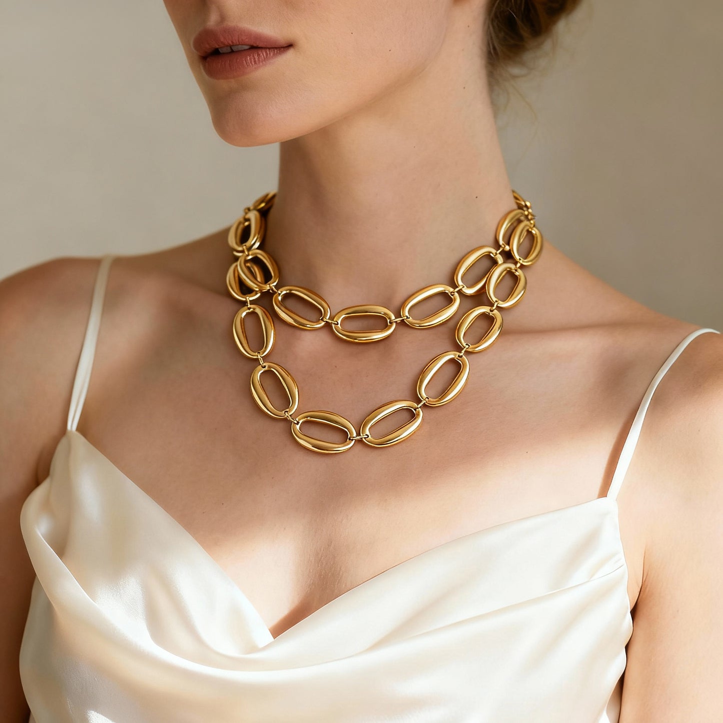 Pulsera de acero inoxidable con forma de huevo ovalado muy pulido