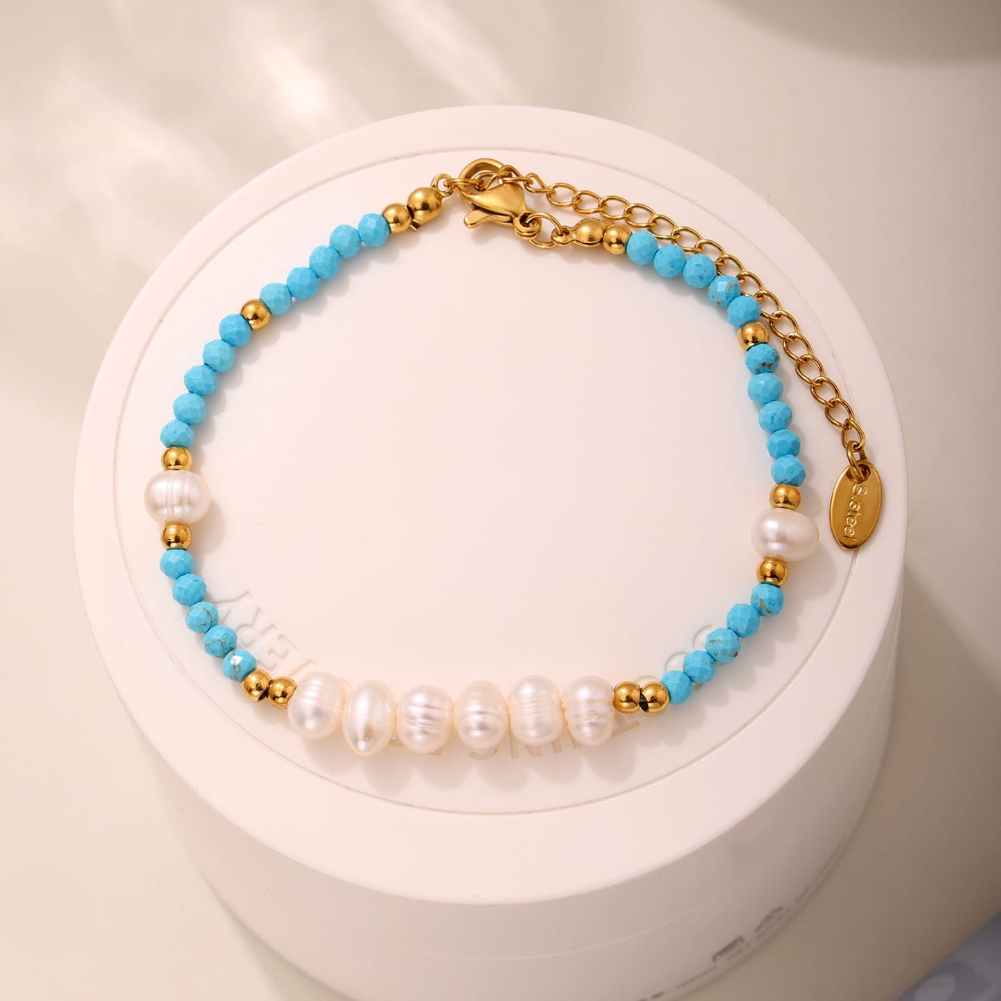 Lifestyle Image – Warm Tone Pearl Bracelet Setting