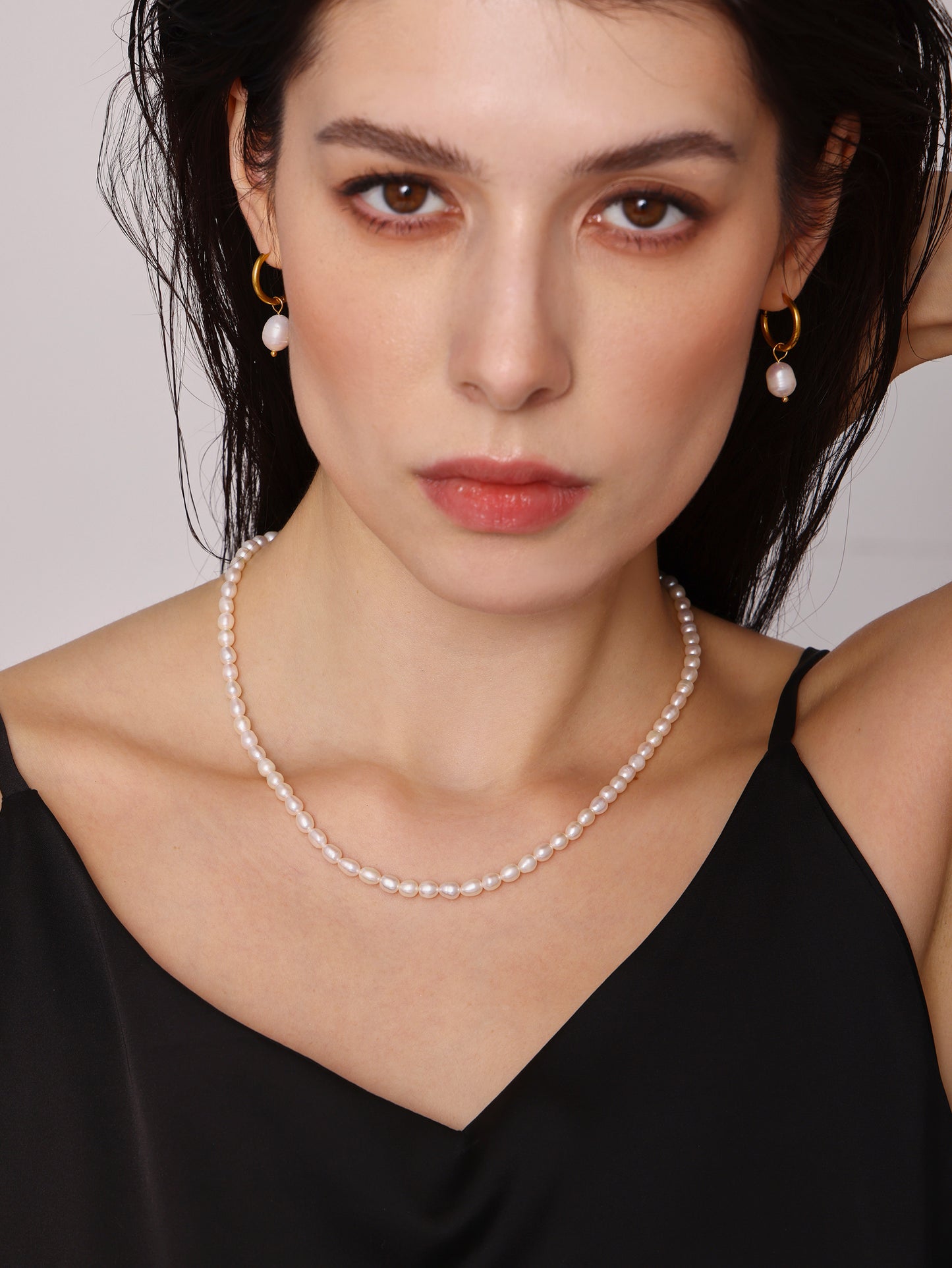 Model Wearing Natural Baroque Pearl Necklace – Front View