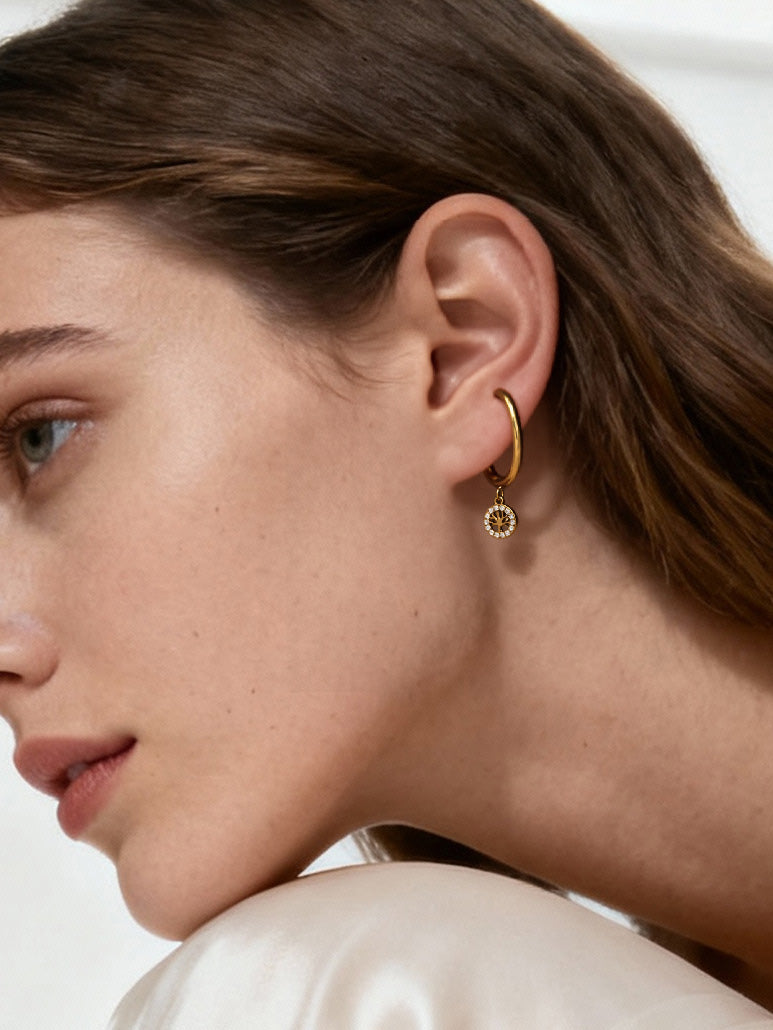 Nuevos pendientes redondos con microincrustaciones de circonita del Árbol de la Vida