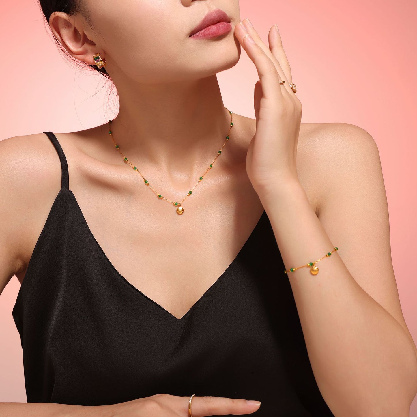 Delicate Crystal Bead Scallop Pendant Necklace Stainless Steel