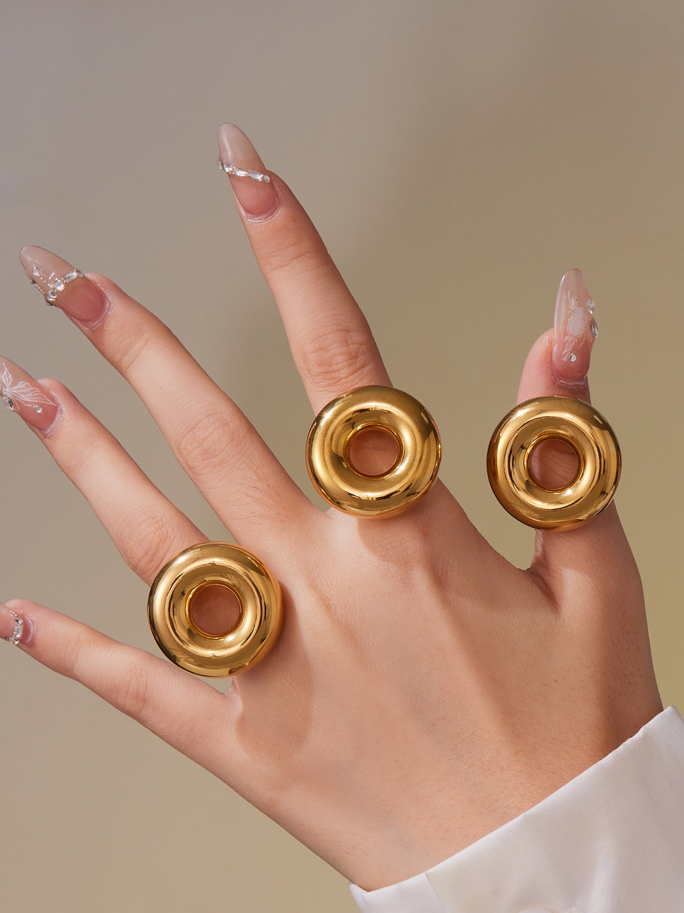 Polished Round Hollow Circle Open Ring Plated With 18k Real Gold Stainless Steel