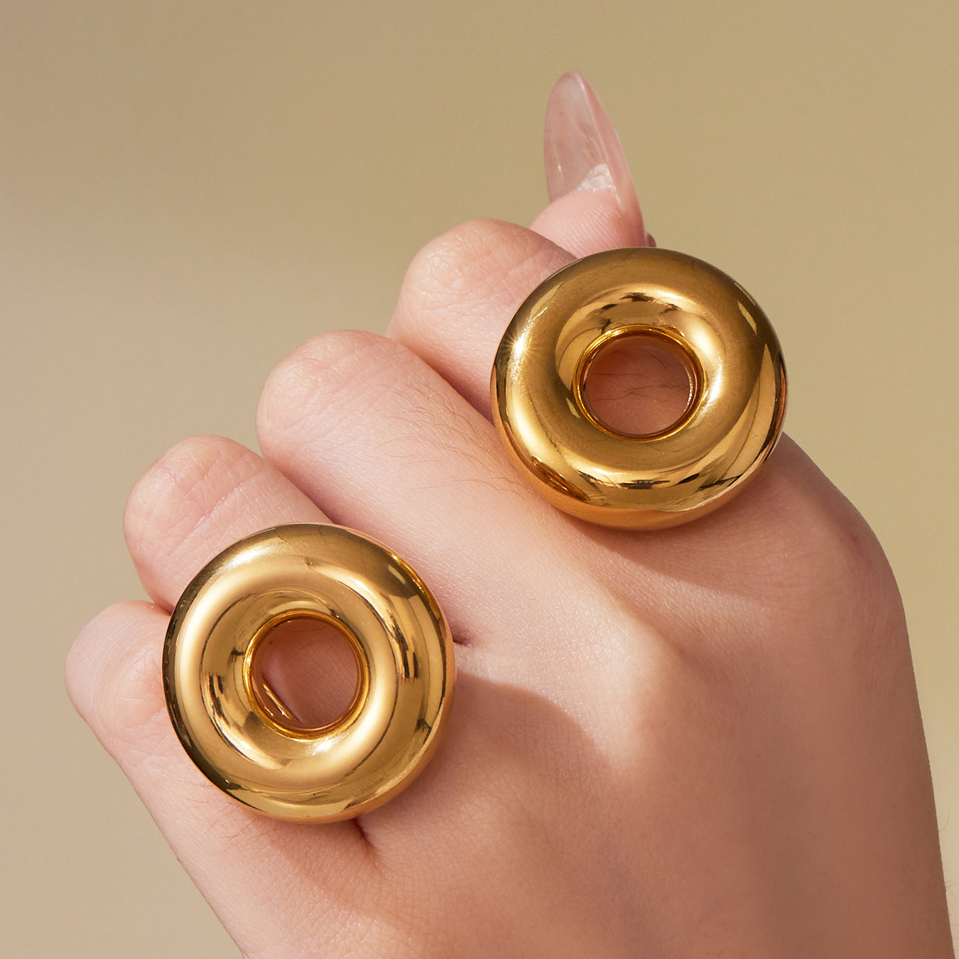 Polished Round Hollow Circle Open Ring Plated With 18k Real Gold Stainless Steel