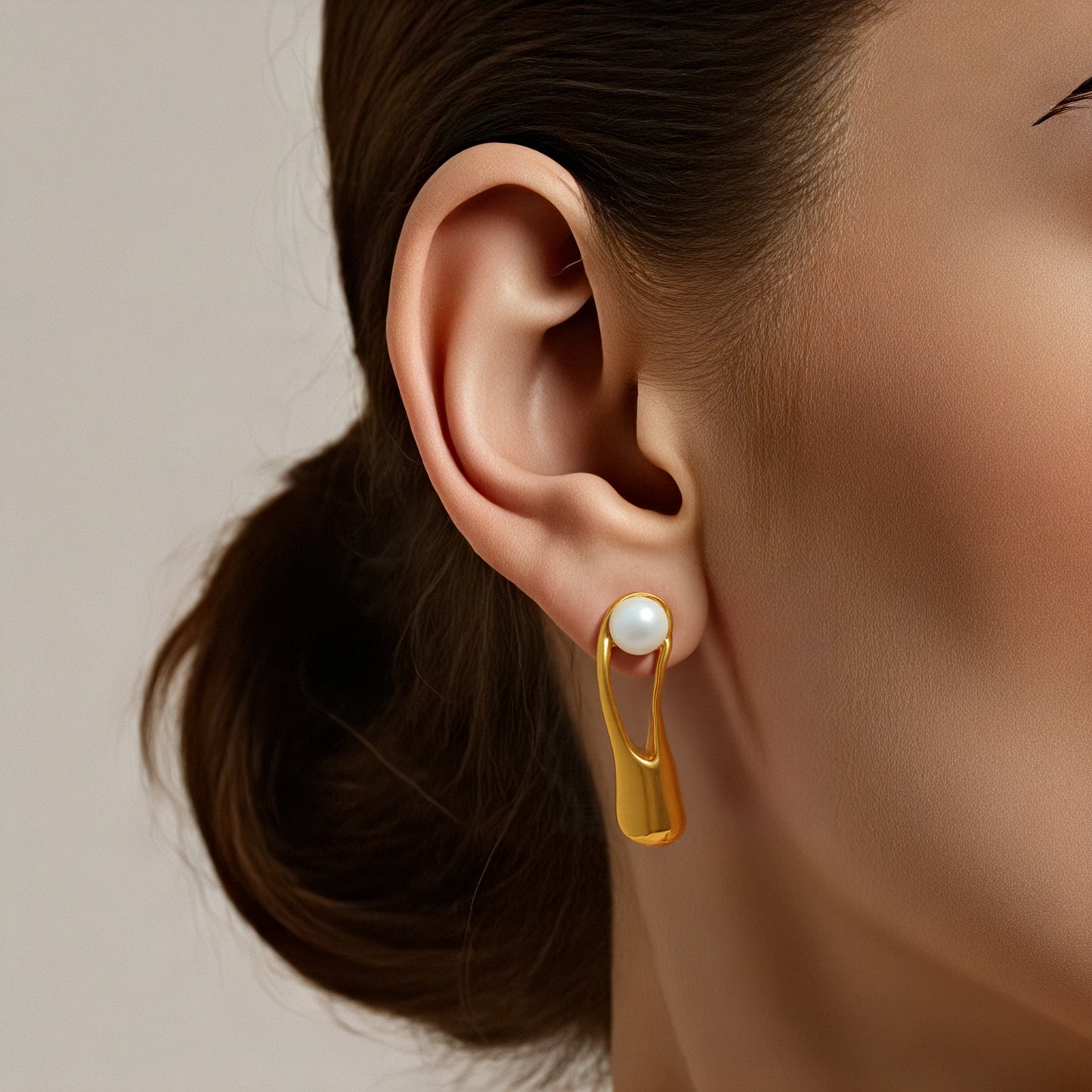 Romantic personality symmetrical freshwater pearl earrings