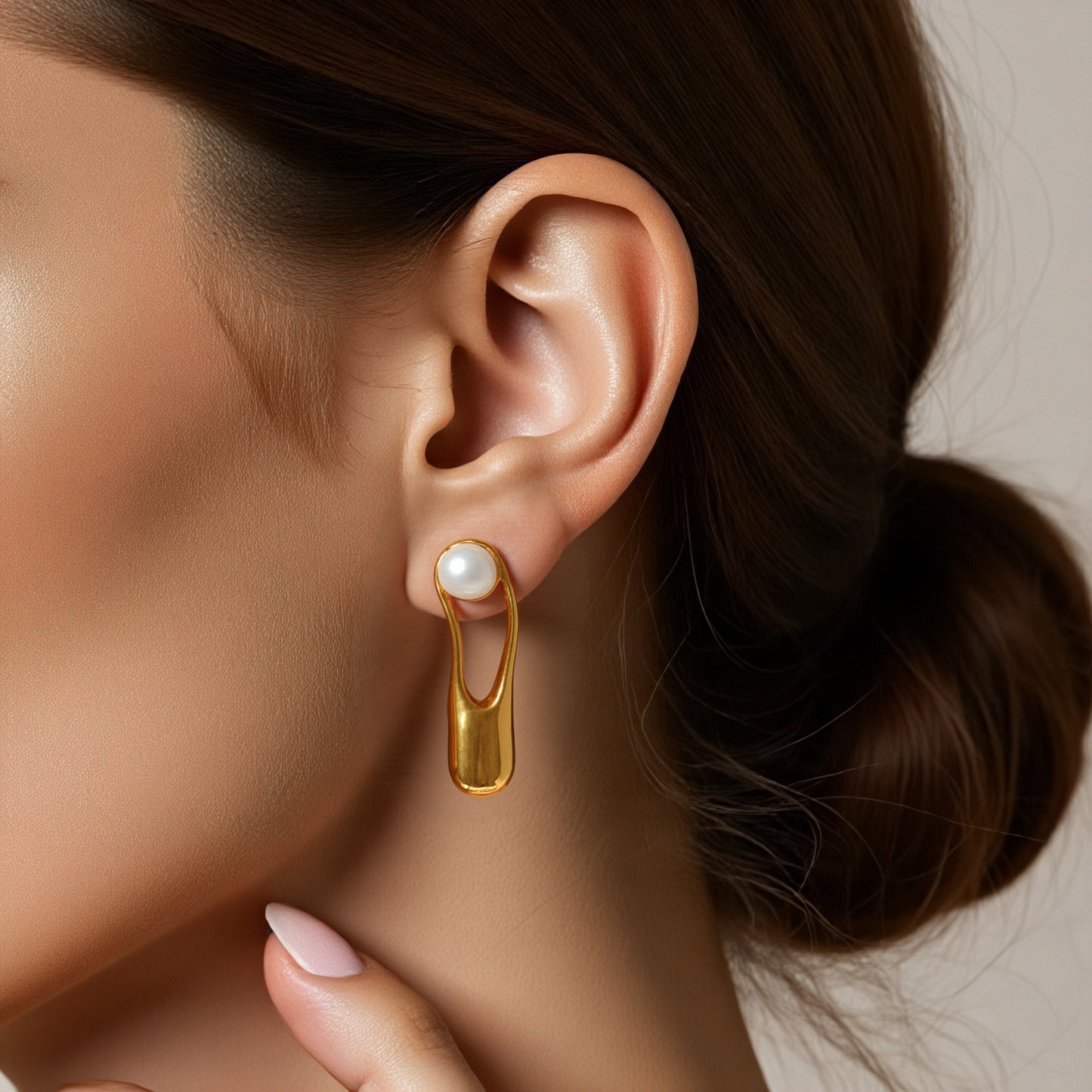 Romantic personality symmetrical freshwater pearl earrings