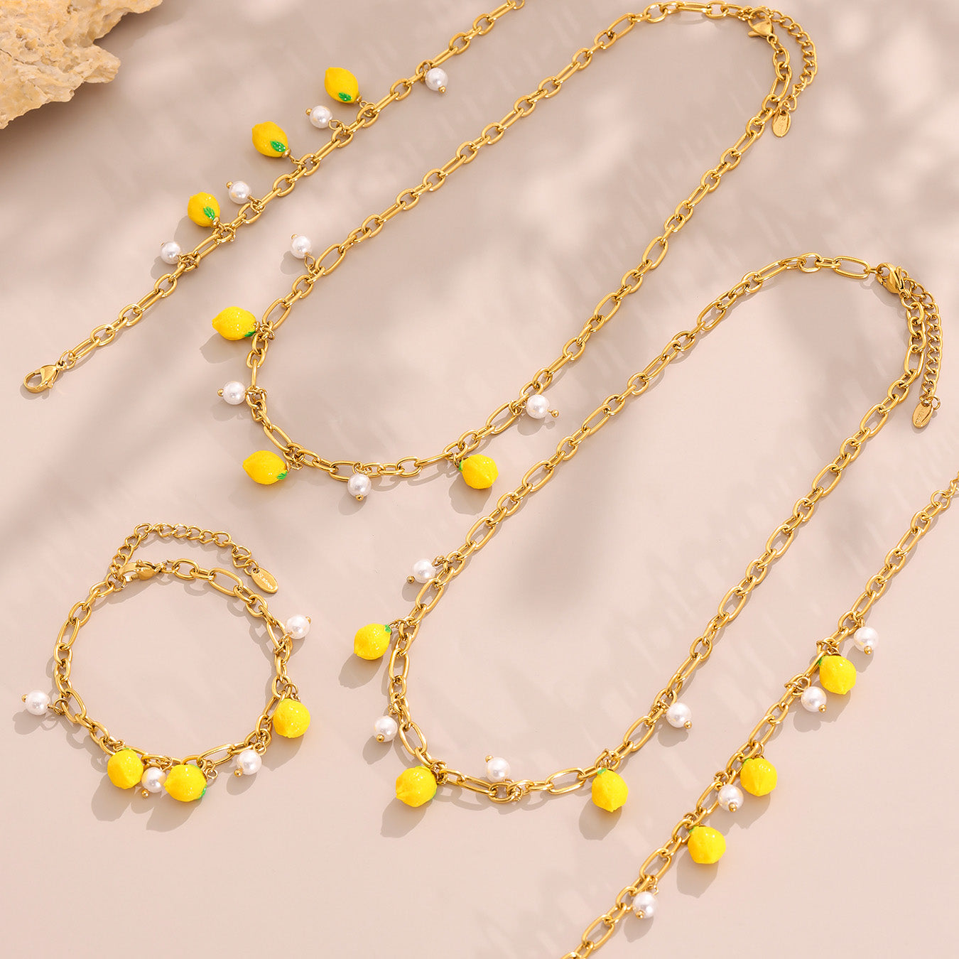 SceneGraph-TXP334-1Necklaces