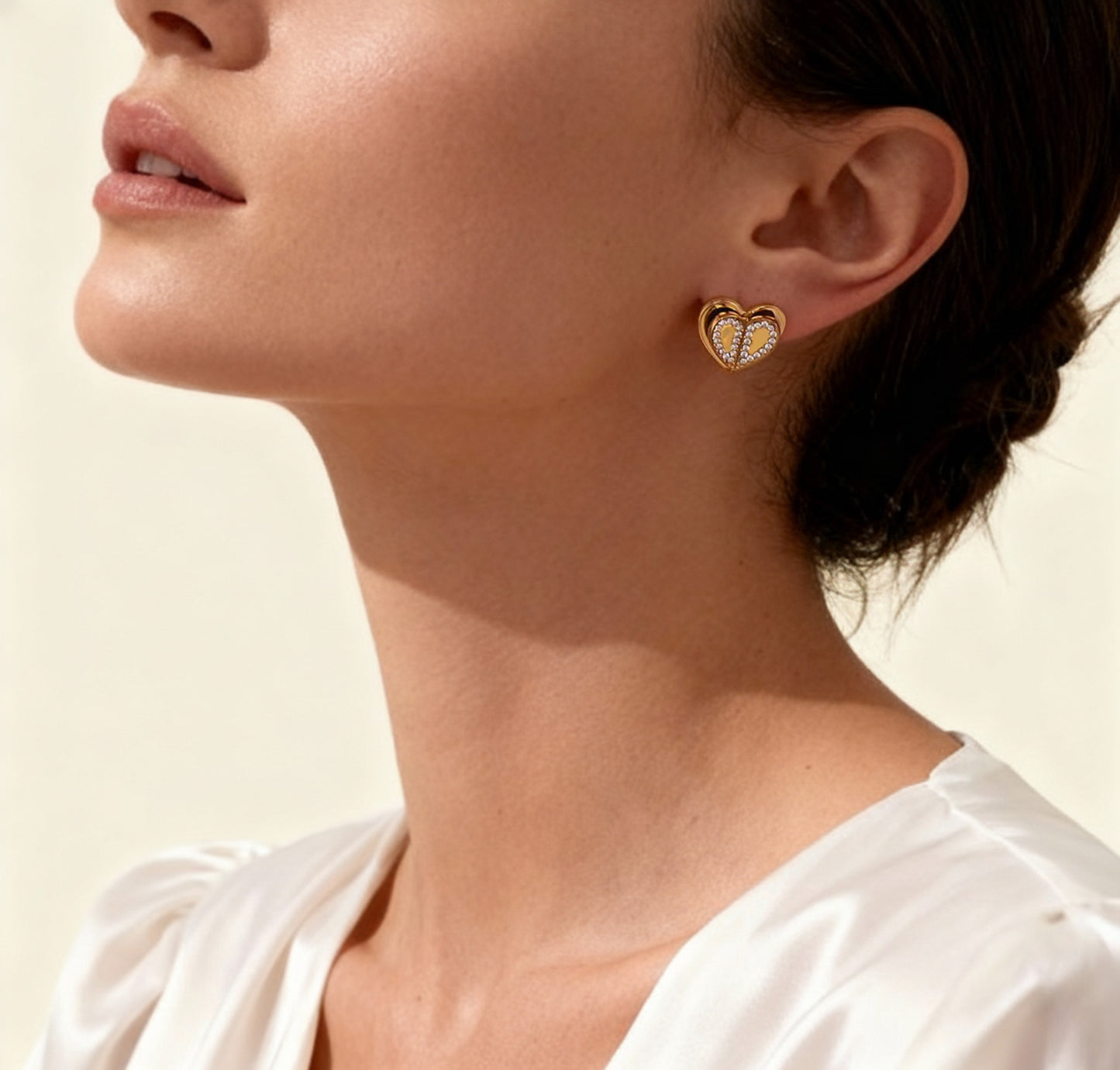 Pendientes de corazón de doble capa con circonita 5A superbrillantes y diseño tridimensional (Oído que escucha)