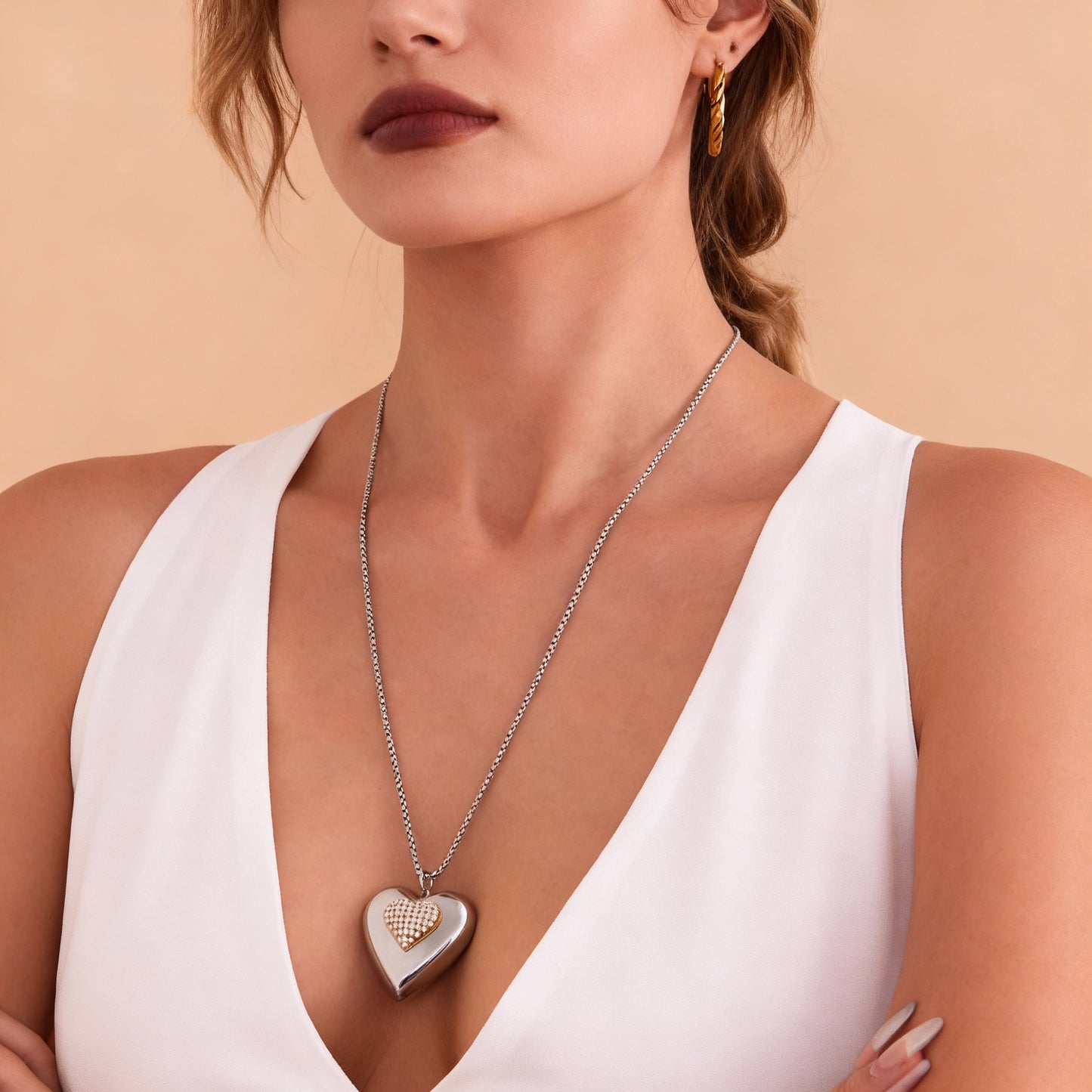 Collar apilable de circonita con corazón hueco en dos tonos