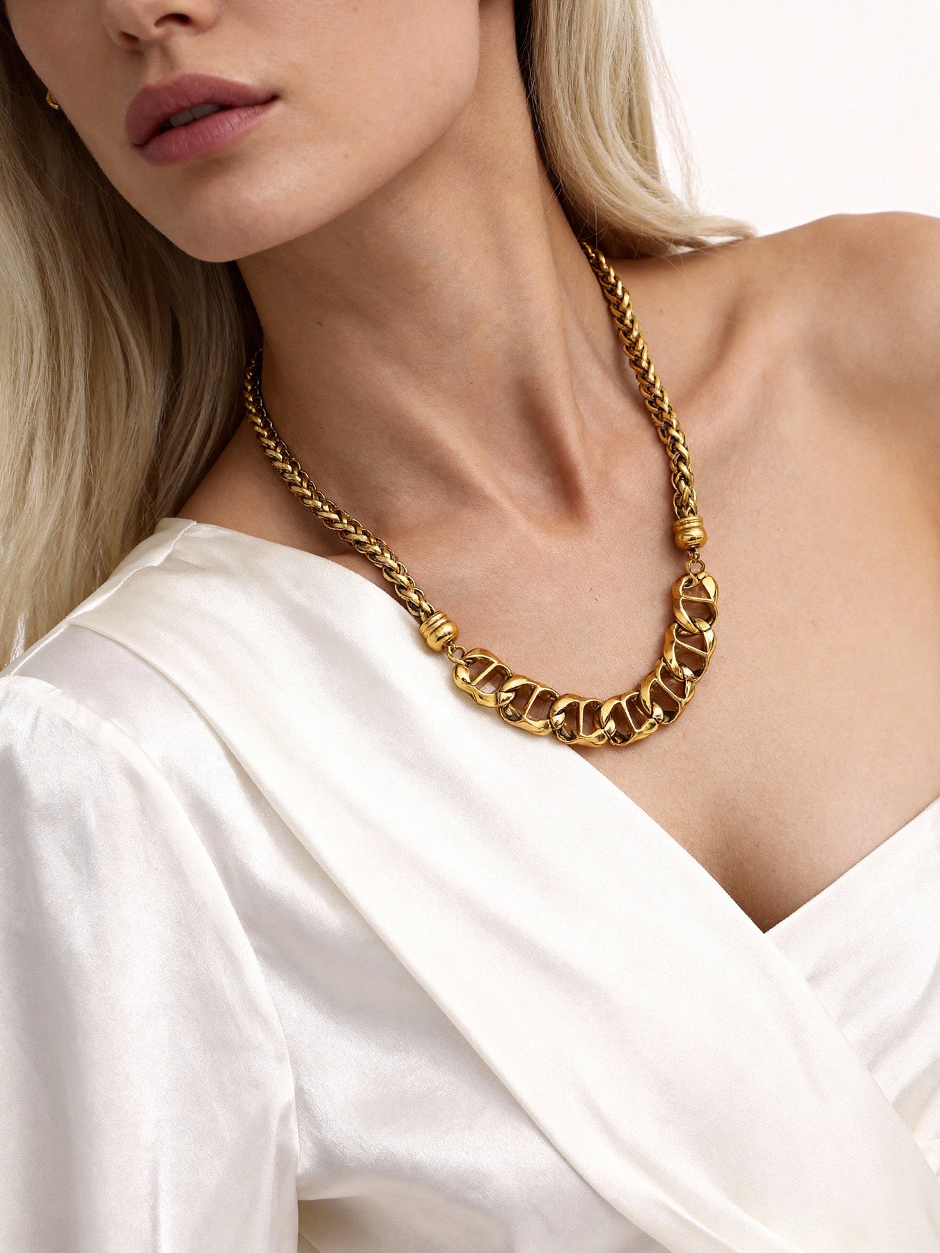 Collar colgante de hocico urbano