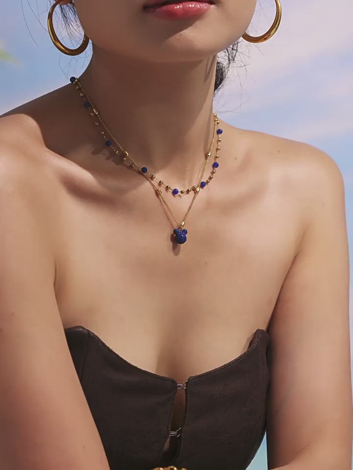 Video showcasing Bear Double-Layer Necklace