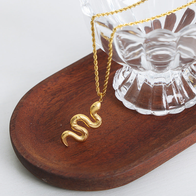 Collar de serpiente de nicho de alta gama Snake Guardian